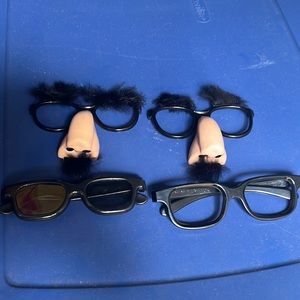 4 pairs of fake glasses